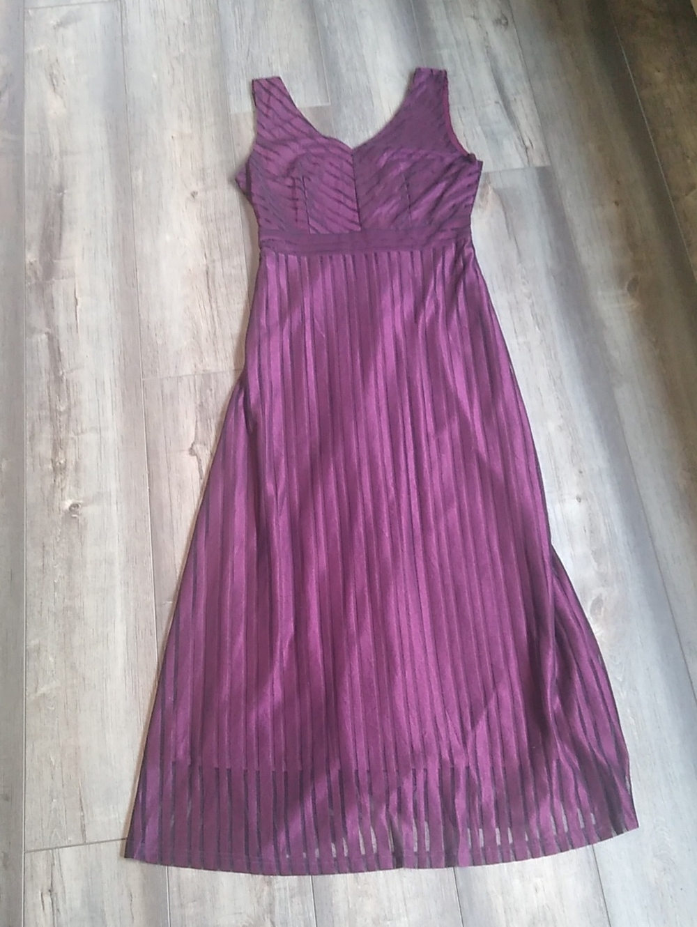 Sleeveless Plum V-Neck Maxi Dress – Women's Evening Gown